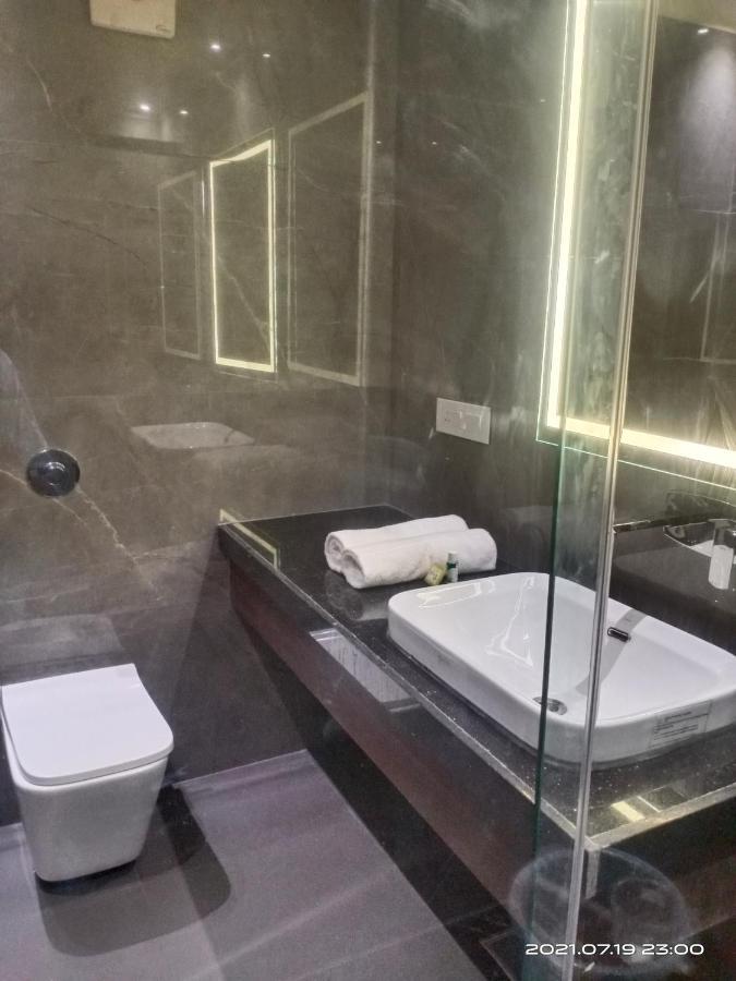 Hotel Royal Livin Varanasi Luaran gambar