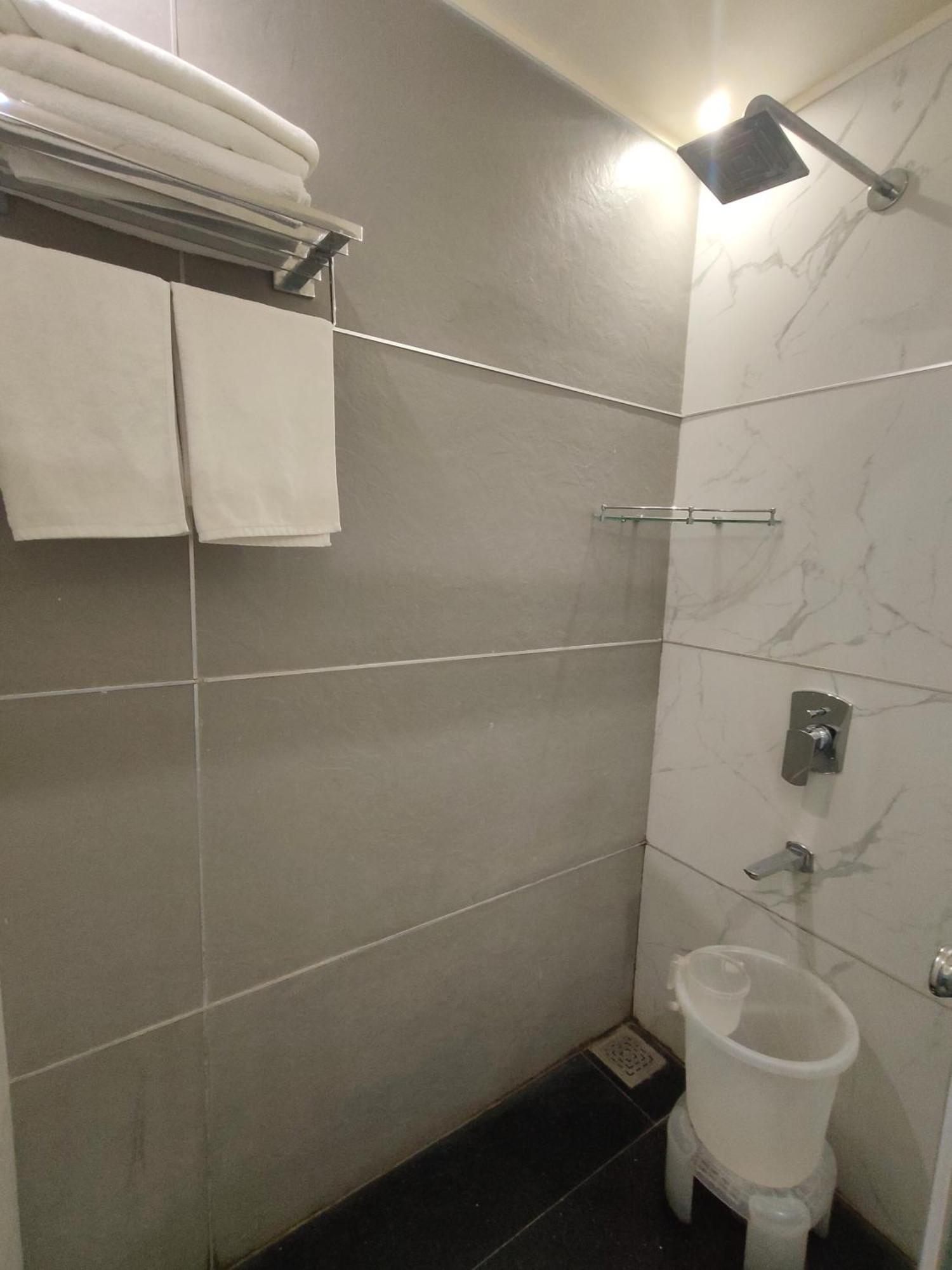 Hotel Royal Livin Varanasi Luaran gambar