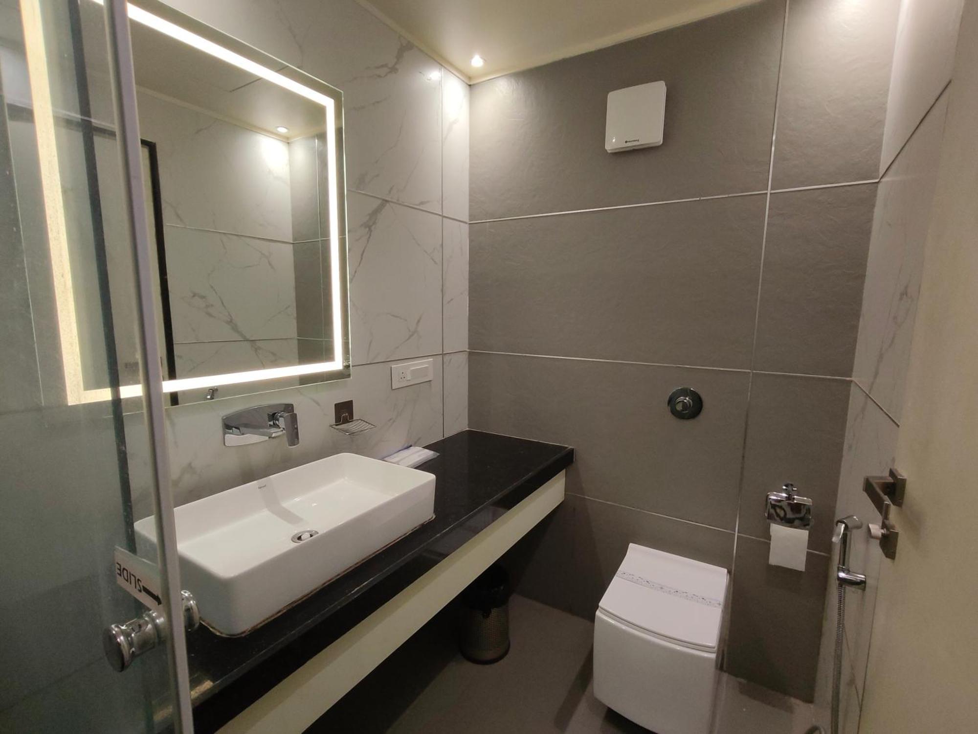 Hotel Royal Livin Varanasi Luaran gambar