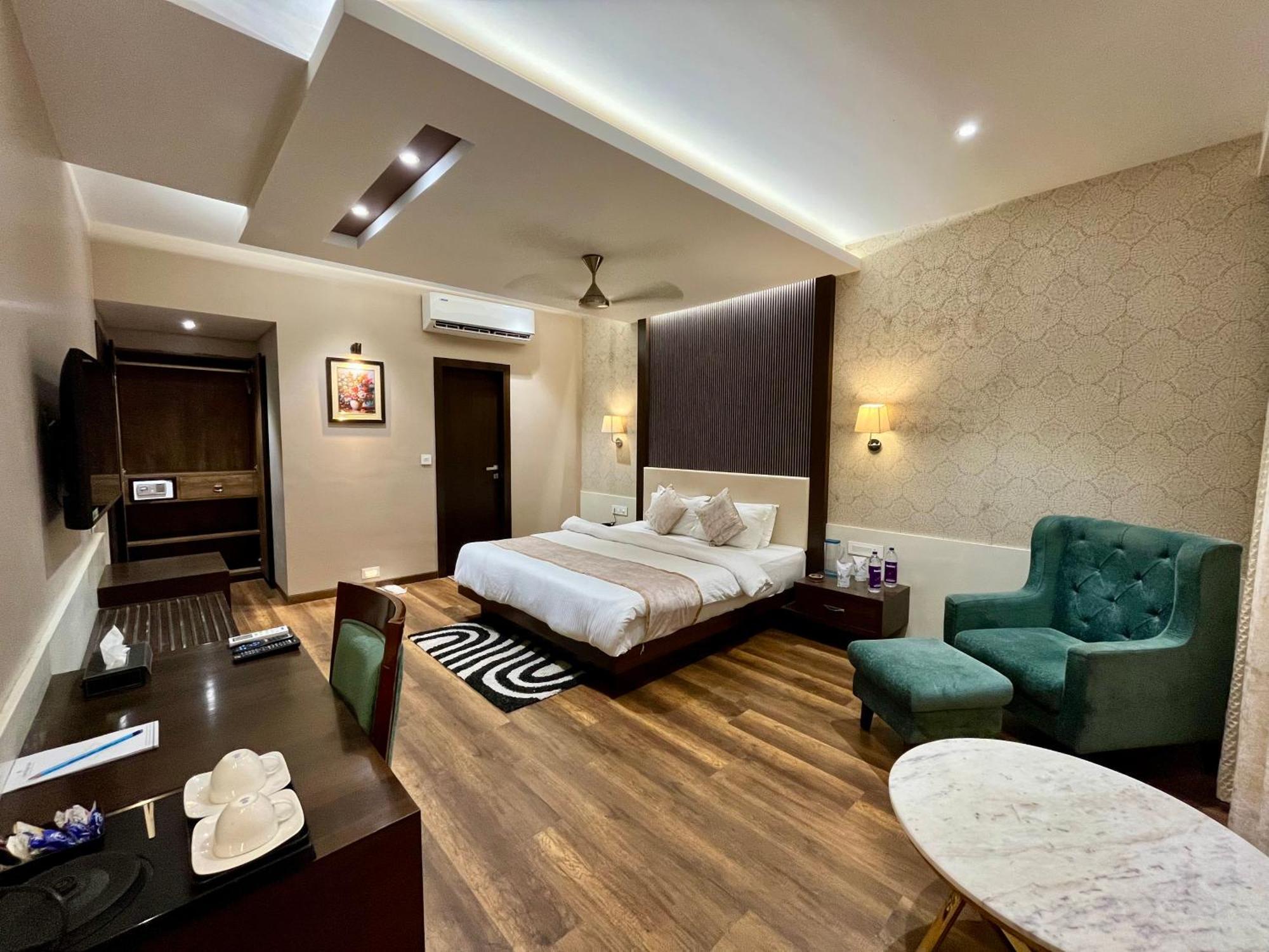 Hotel Royal Livin Varanasi Luaran gambar
