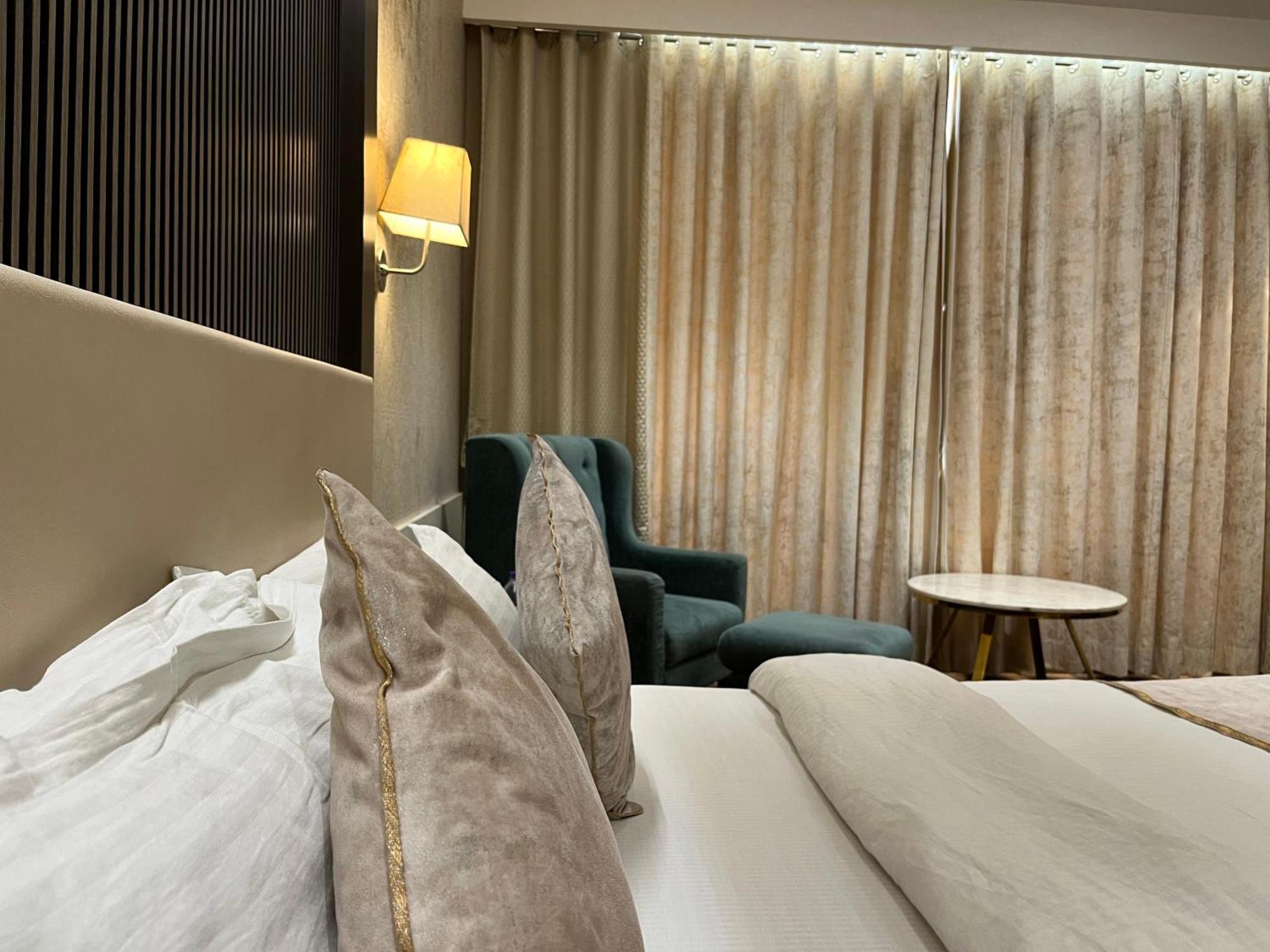 Hotel Royal Livin Varanasi Luaran gambar
