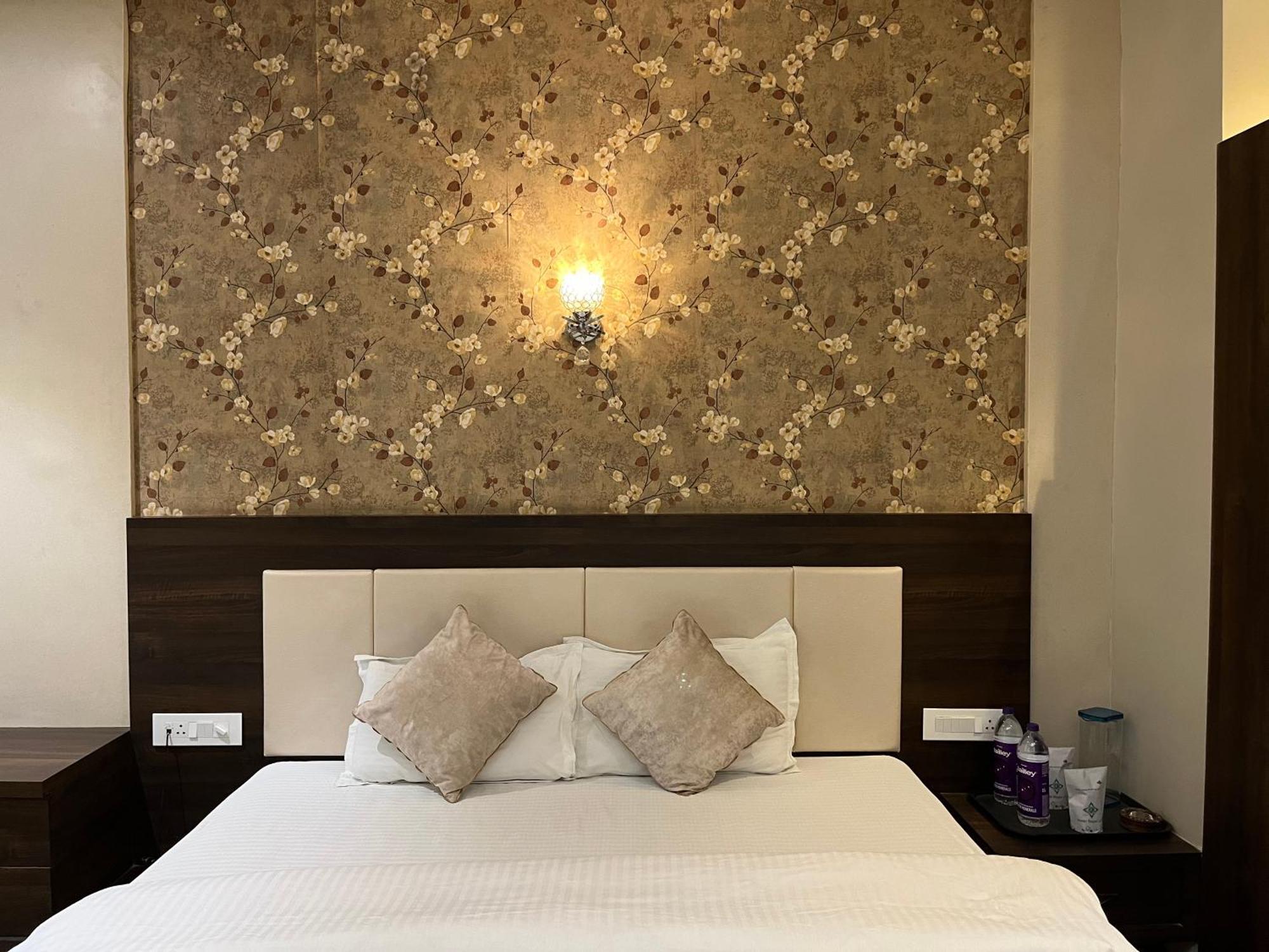Hotel Royal Livin Varanasi Luaran gambar